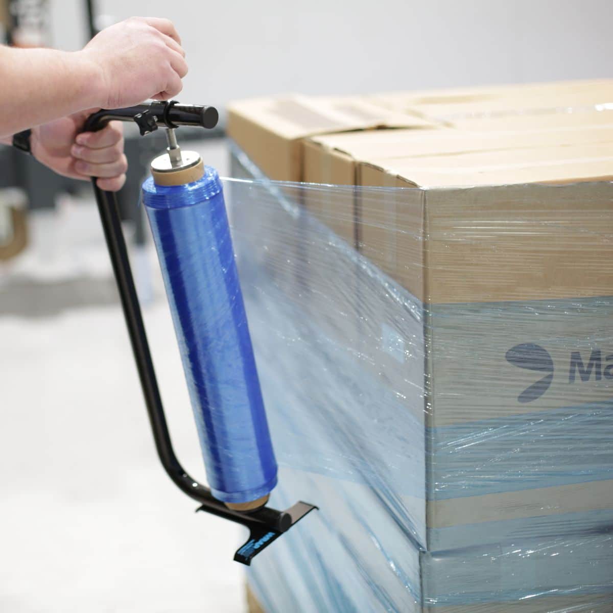 WrapAir™ Ergonomic Carbon Fibre Pallet Wrap Dispenser Magnetic