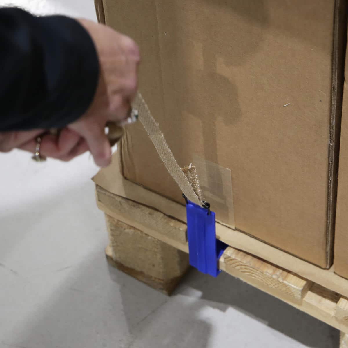 Pallet Hook Lock - Blue